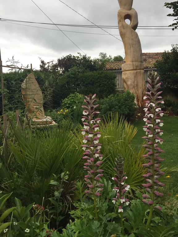 Domaine Des Deux Cedres Bed & Breakfast Gauriac Bagian luar foto
