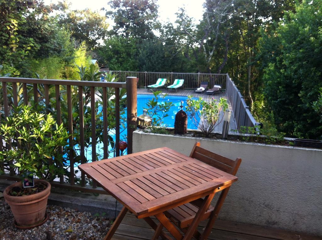 Domaine Des Deux Cedres Bed & Breakfast Gauriac Bagian luar foto