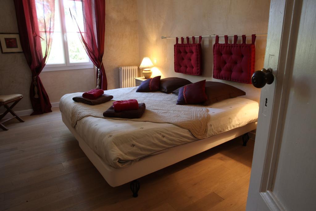 Domaine Des Deux Cedres Bed & Breakfast Gauriac Ruang foto