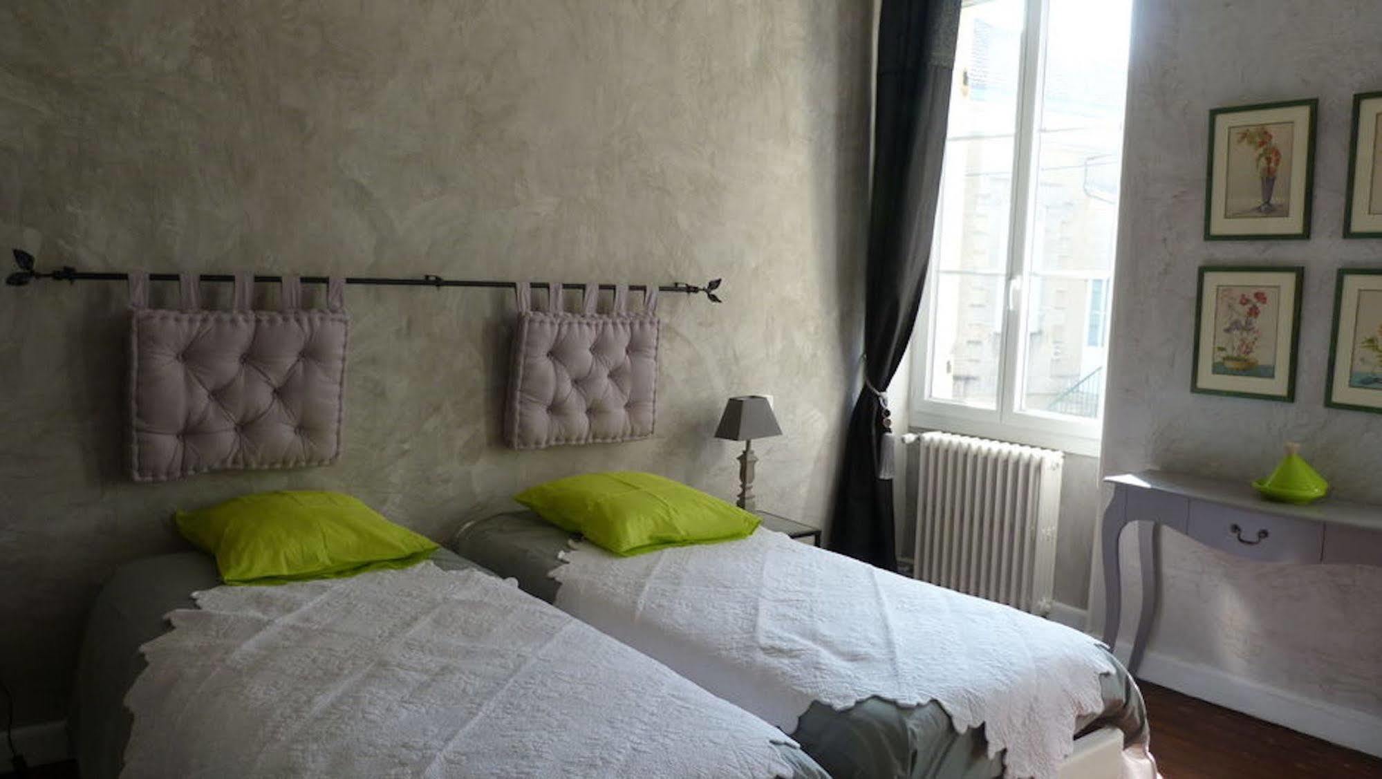 Domaine Des Deux Cedres Bed & Breakfast Gauriac Bagian luar foto